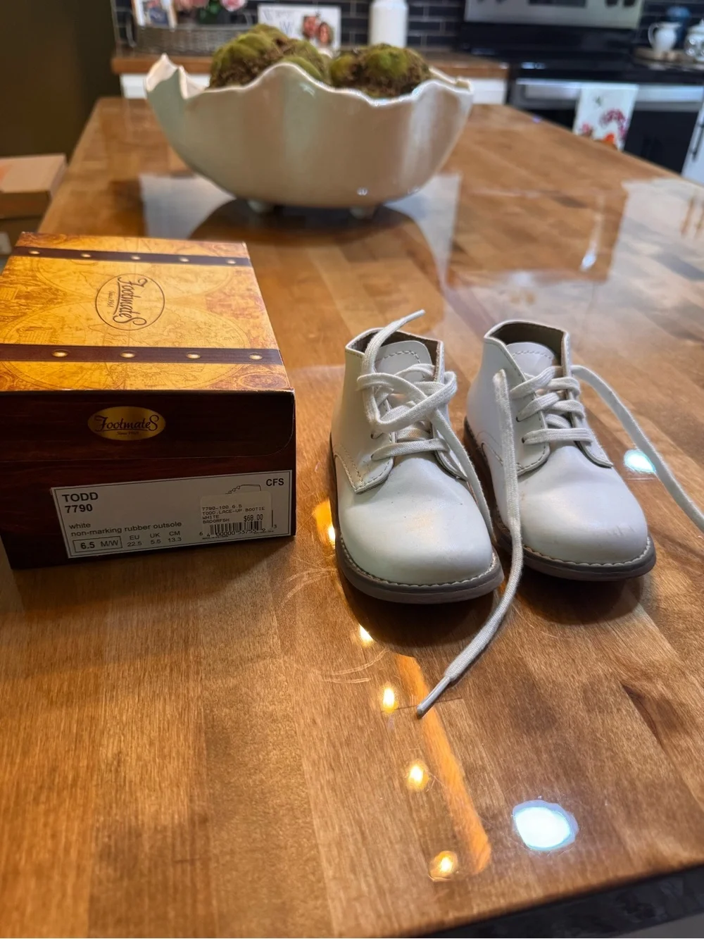 FootMates White Leather Lace-Up Baby Walker Shoes